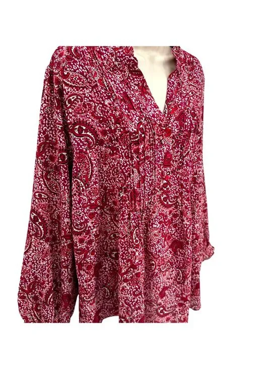 NWOT NYDJ Womens Red Paisley Pintucked Pleated 1/4 Button Front Blouse Size 1X - Picture 2 of 14